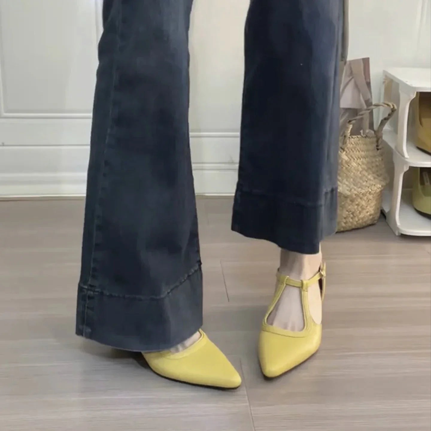 pointed-toe sandals  Leather shoes with comfortable elegant heels  Available in strap style