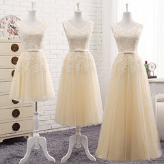 Precioso vestido de dama de honor de tul color champán claro 