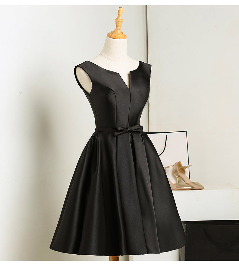 Black Short V-neckline Knee Length Party Dress