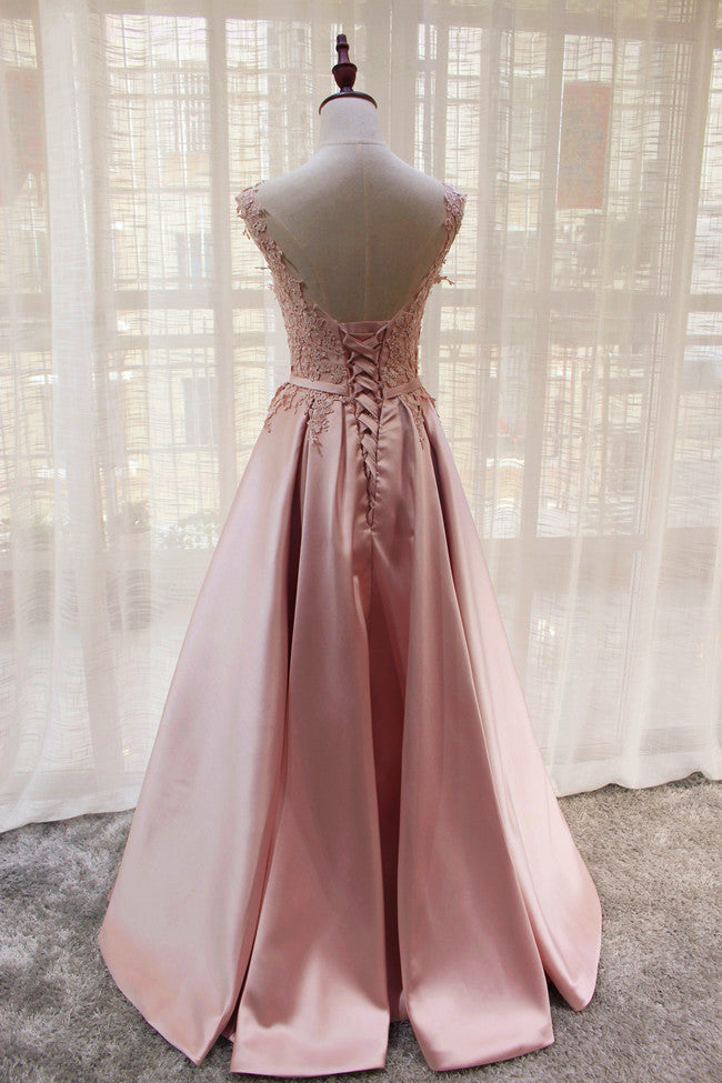Encantador vestido formal largo de satén rosa 