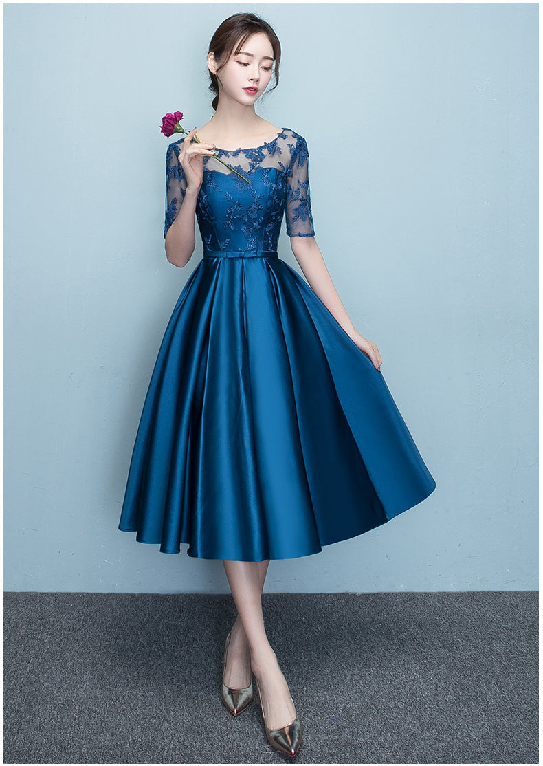 Precioso vestido de fiesta de satén y encaje de manga corta azul 