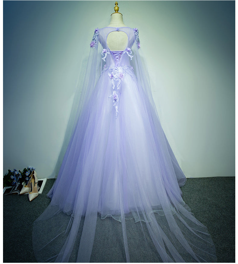 Vestido de quinceañera de tul morado claro con encaje 