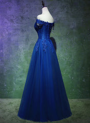 Vestido de fiesta largo azul con encaje y cuentas, hombros descubiertos y corte A 