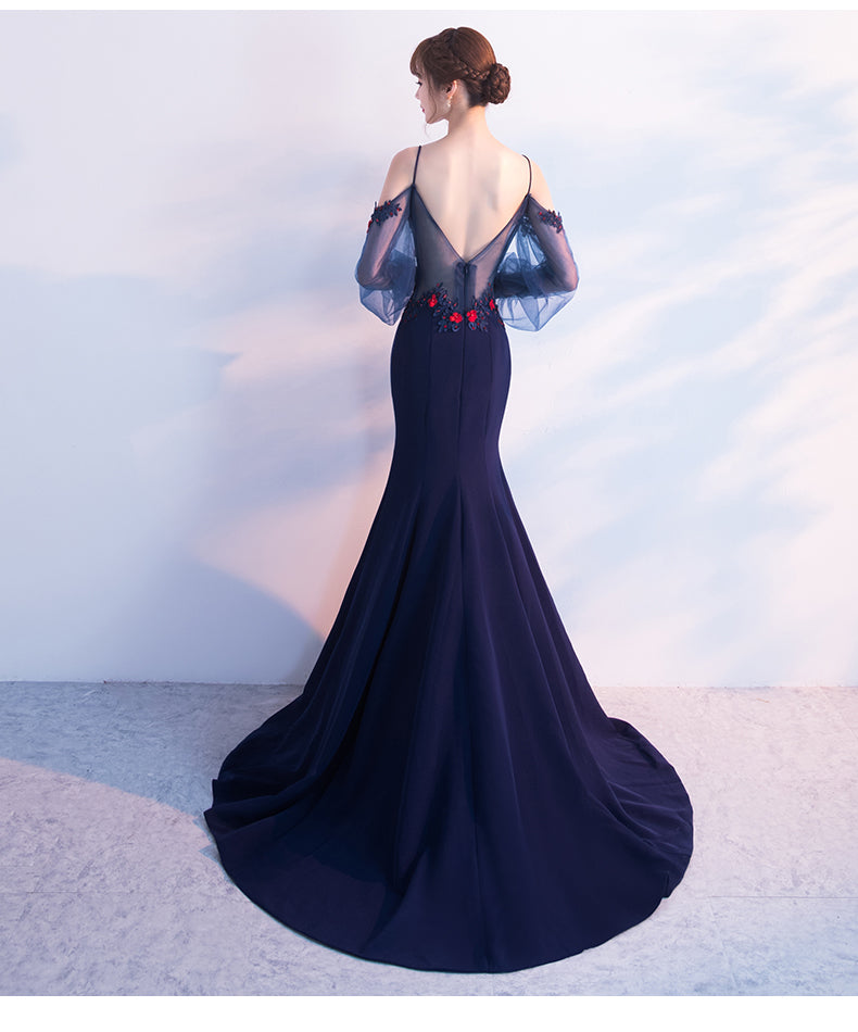 Vestido de noche azul marino de corte sirena con espalda en V y mangas abullonadas 