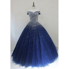 Vestido de fiesta con hombros descubiertos y brillo azul 