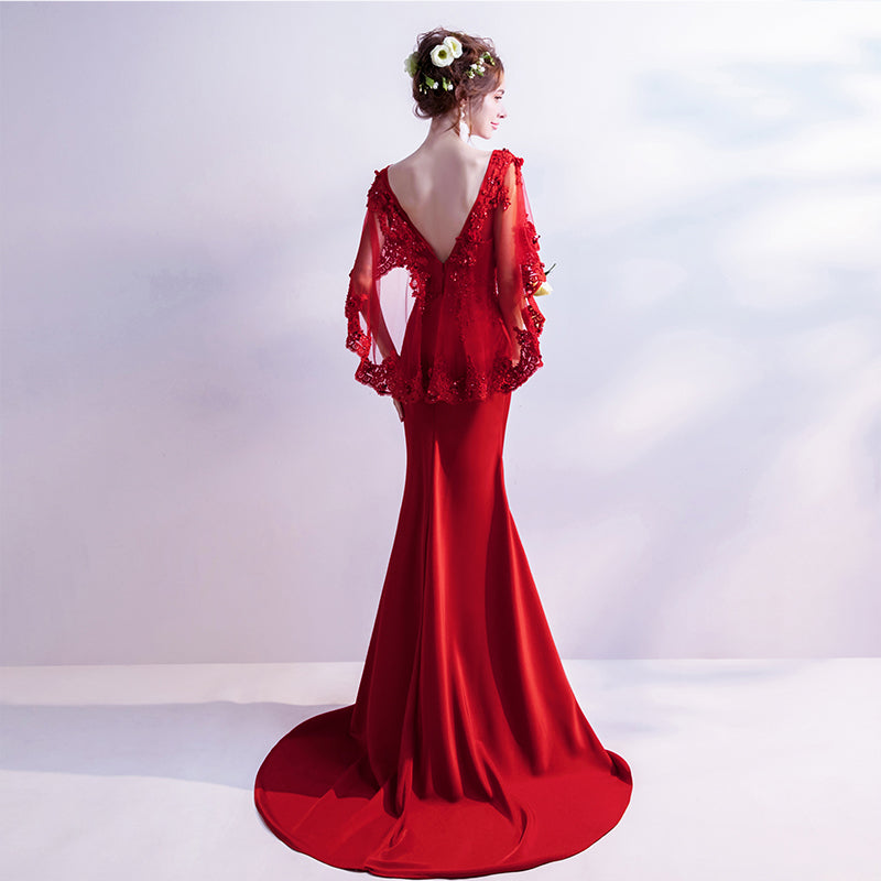 Vestido de noche de sirena color rojo vino con espalda en V y apliques de encaje 