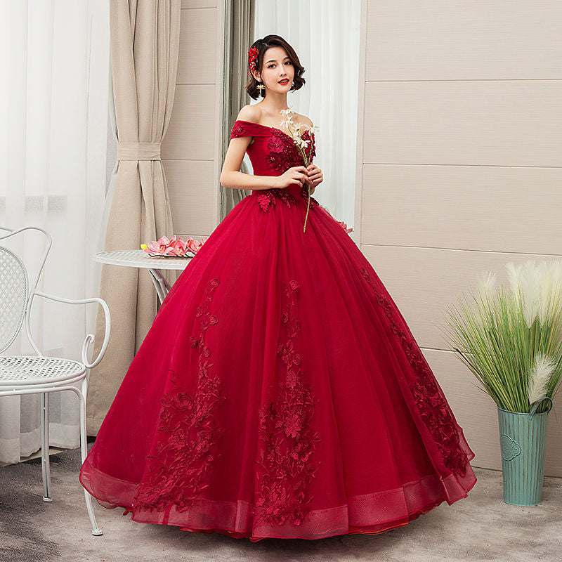 Vestido de quinceañera de encaje con hombros descubiertos en color rojo vino para fiesta de dulces 16 