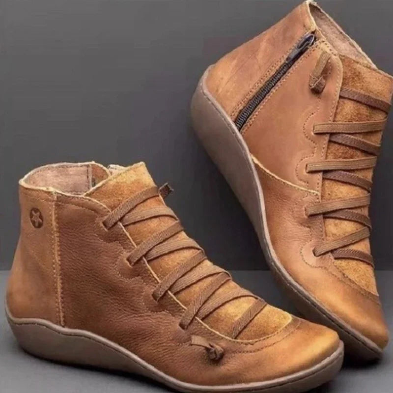 Leather Ankle Snow Boots Woman Flat Shoes Short Vintage Boots with Fur Female Lace Up Boots