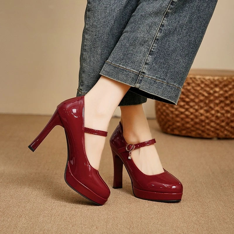 classic round-toe platform heels with thick soles featuring smooth leather texture Sizes available:35-42