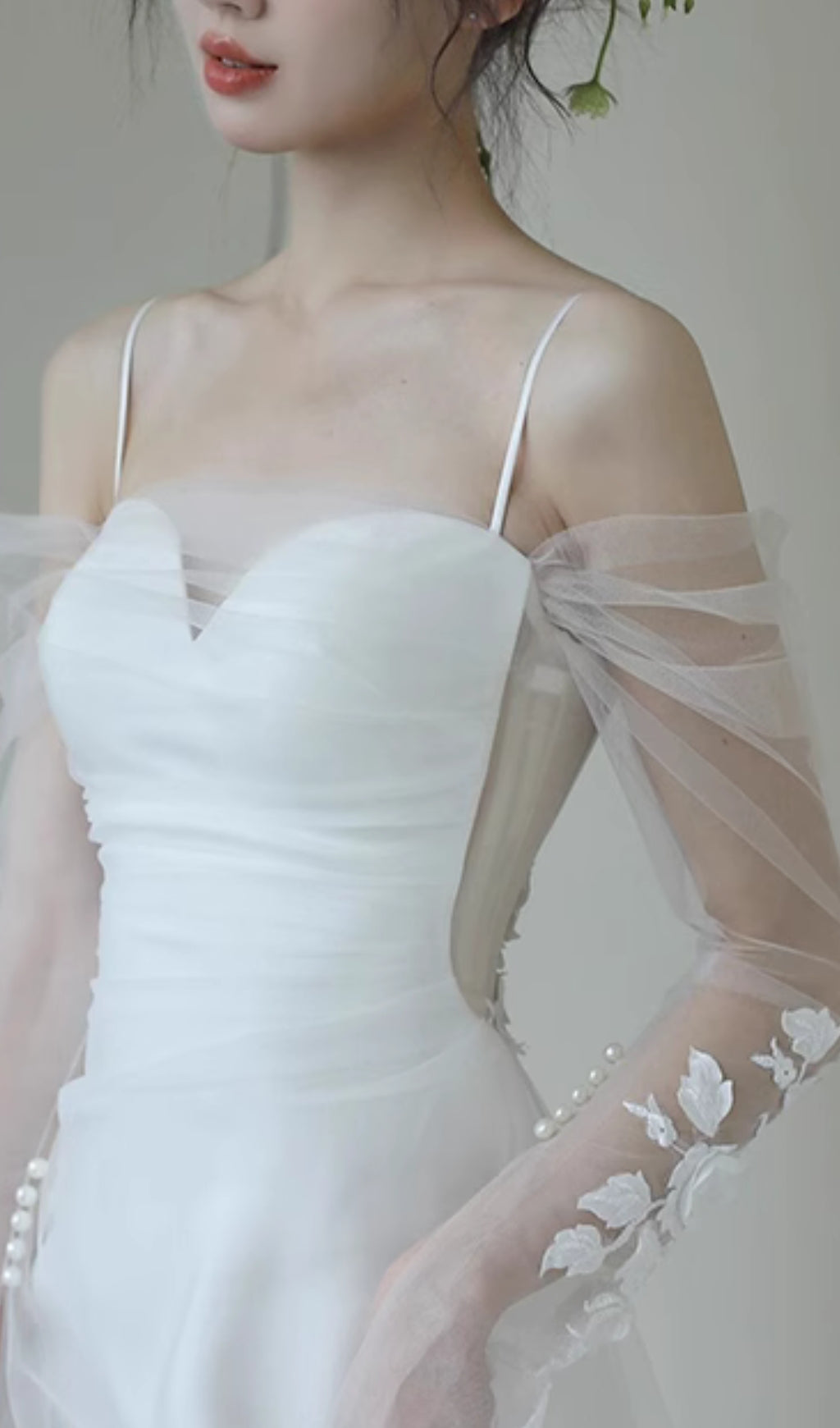 Ethereal White Mesh & Leaf Appliqu Wedding Dress