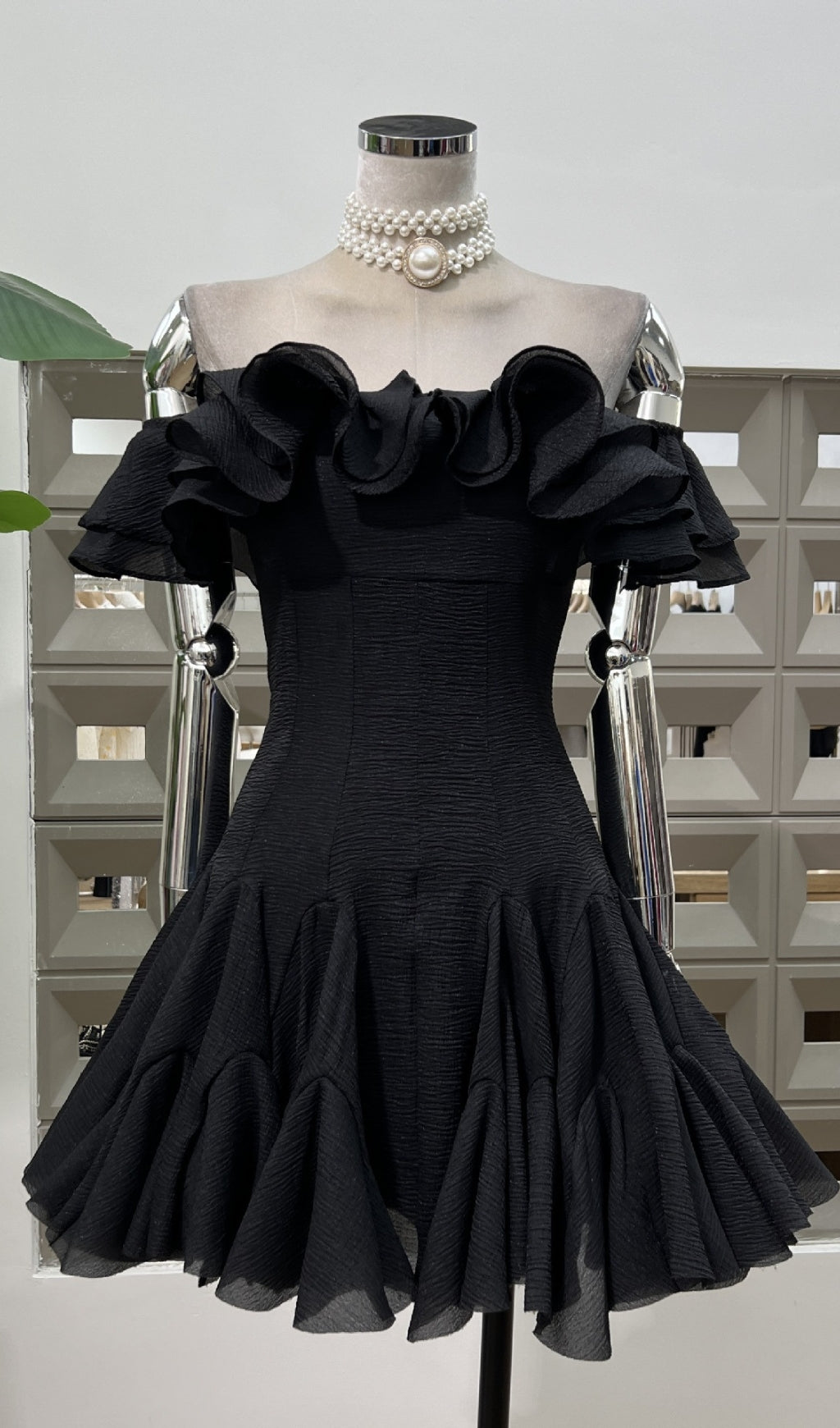 Chic Ruffle Off-Shoulder Mini Dress