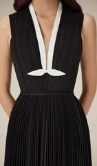 Fusa Elegant Black Pleated Midi Dress