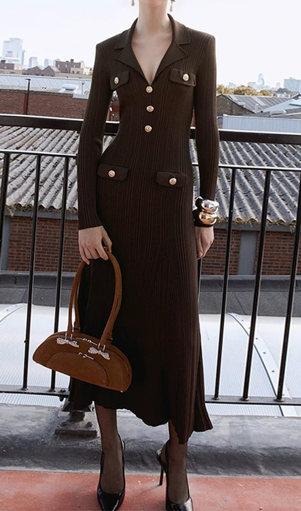 Clidhna Elegant Gold Button Ribbed Knit Midi Dress