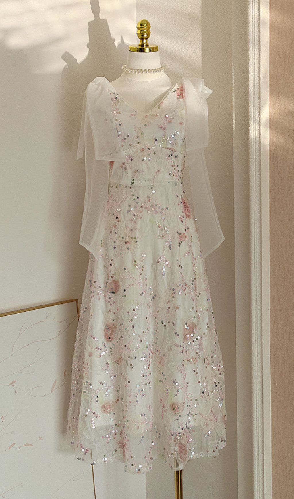 Felda Dazzling V-Neck Sequin Floral Midi Dress