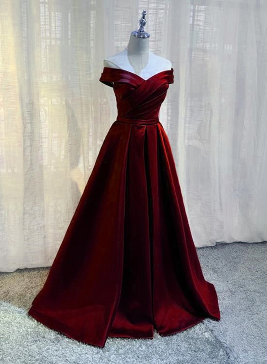 Hermoso vestido de fiesta de satén color burdeos con corte en A y largo hasta el suelo. 