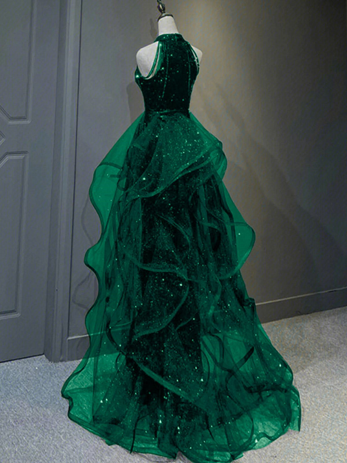 Vestido largo de fiesta con lentejuelas verdes y tul 