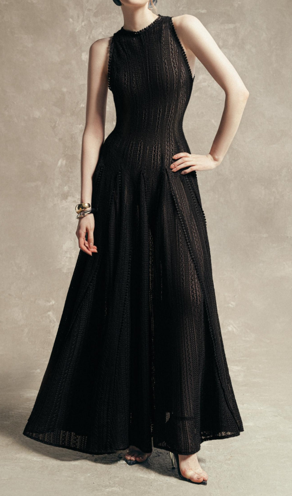 Elegant Cham Vintage-Inspired Sleeveless Maxi Dress