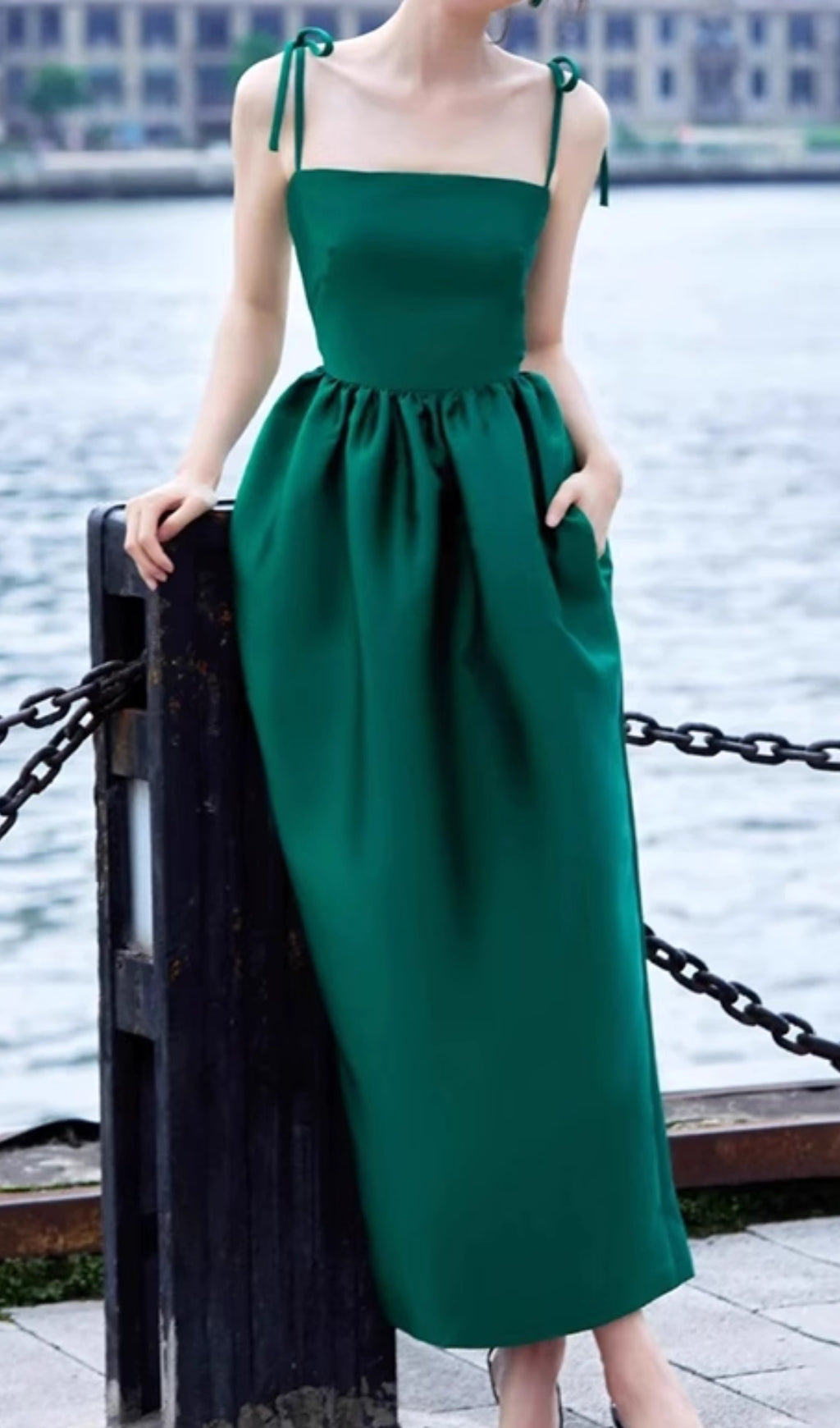 Elegant Emerald Green Midi Dress
