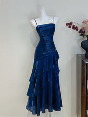Vestido de fiesta largo de sirena con tirantes de satén azul marino 