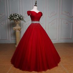 Vestido de fiesta rojo vino con hombros descubiertos y cuentas 