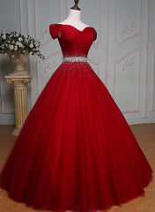 Vestido de fiesta rojo vino con hombros descubiertos y cuentas 