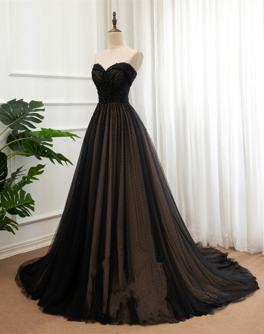Vestido formal de tul negro con escote en forma de corazón y encaje 