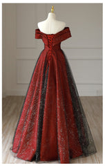 Vestido de fiesta largo de satén rojo con tul negro 