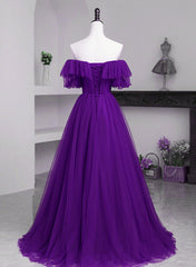 Vestido de fiesta largo con hombros descubiertos de tul morado oscuro 