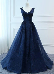 Vestido de fiesta largo de encaje con escote en V azul marino y flores 