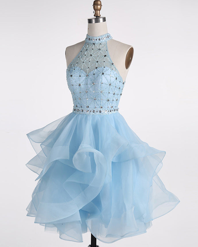 Vestido de fiesta azul claro con capas de cuentas hasta la rodilla 