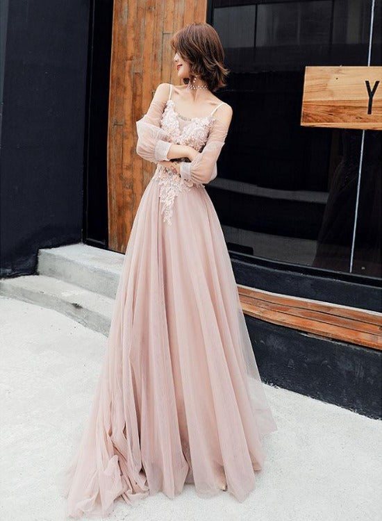Vestido formal de tul con mangas largas en rosa claro 