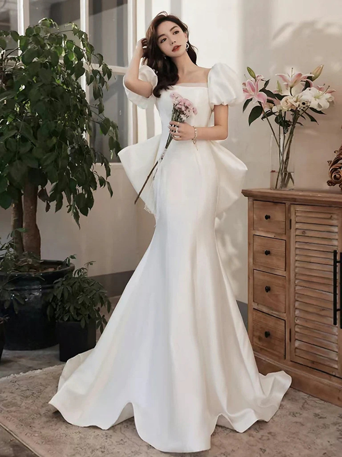 White Mermaid Satin Puffy Short Sleeves Prom Dress