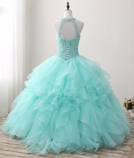 Vestido largo de quinceañera en organza verde menta y cuentas 