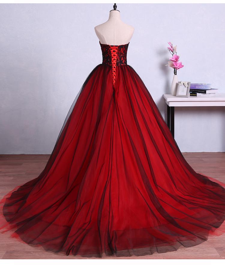 Encantador vestido rojo y negro de novia 