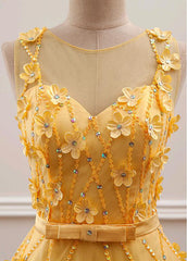 Vestido de fiesta largo de tul con flores amarillas 