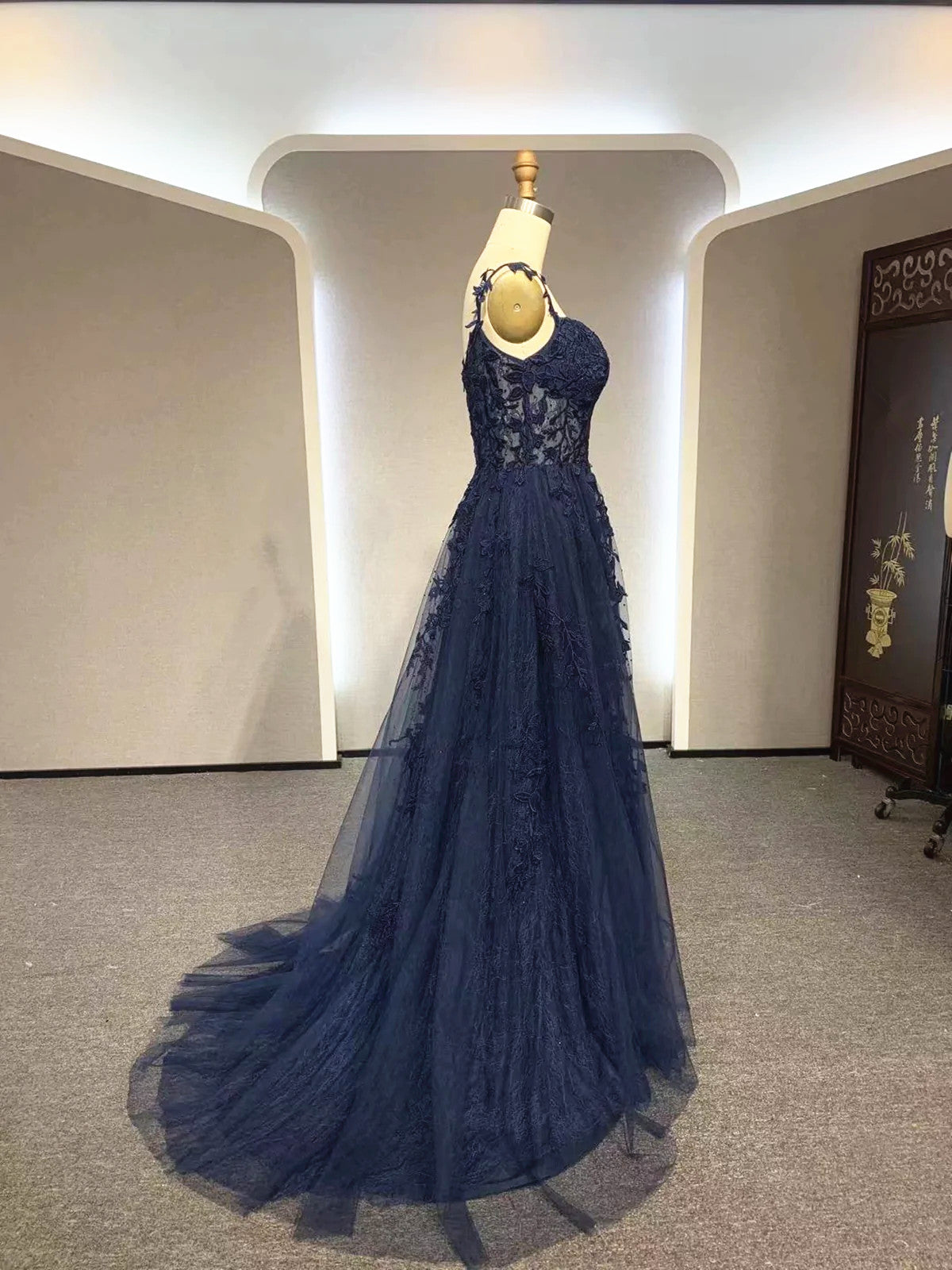 Vestido de fiesta azul marino de tul con encaje en forma de A 