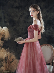 Vestido formal de tul brillante con degradado y escote en forma de corazón en color rosa 