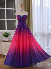 Hermoso vestido de fiesta con cuentas en degradado y escote corazón 