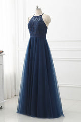 Vestido de fiesta largo de tul azul marino con apliques de encaje 