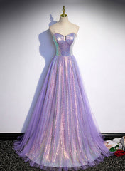 Vestido largo de fiesta con escote corazón de tul y lentejuelas color lavanda 