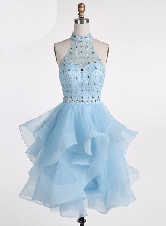 Vestido de fiesta azul claro con capas de cuentas hasta la rodilla 
