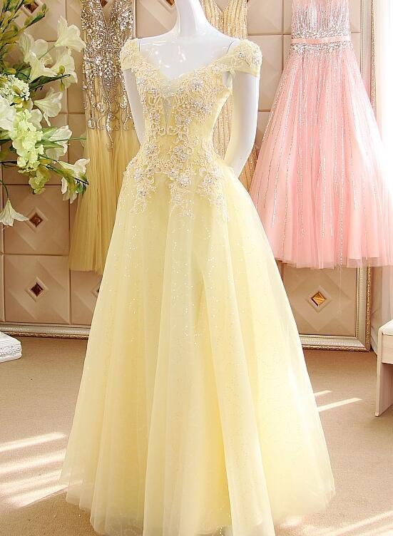 Light Yellow Tulle Cap Sleeves with Lace Applique Prom Dress